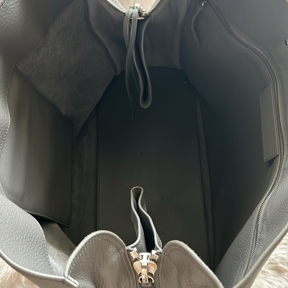 Balenciaga tote never worn - Picture 2 of 5